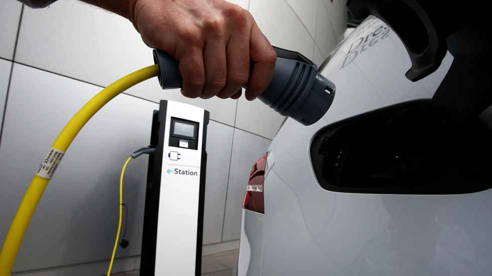 Los españoles, los más dispuestos de la UE a comprar coche eléctrico: ¿estás de acuerdo?
