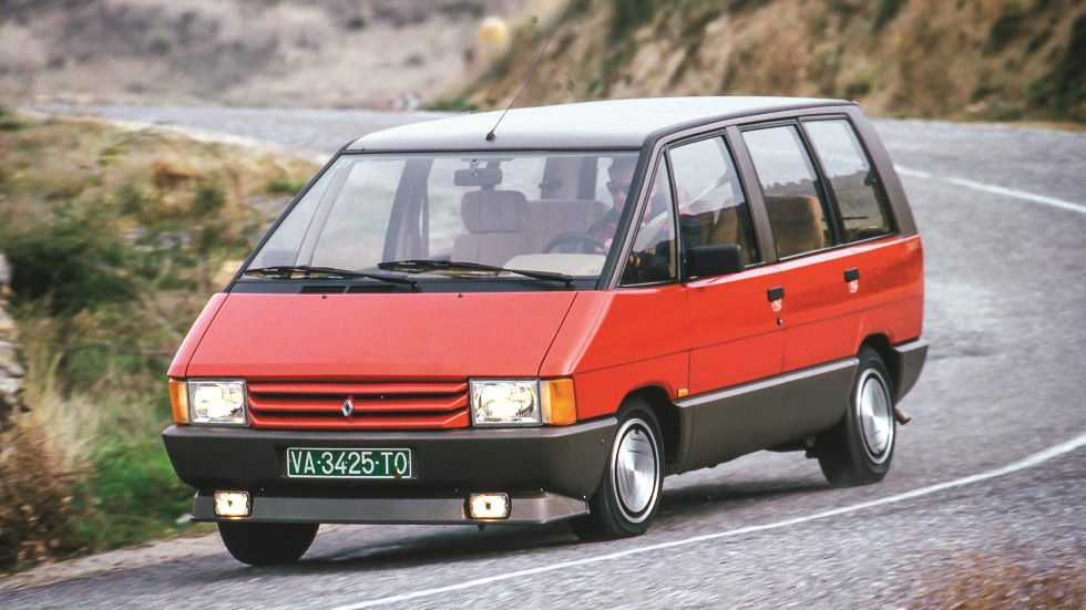 Así era el Renault Espace antes de transformarse a SUV: historia, datos y fotos del gran familiar