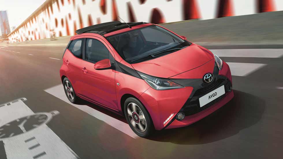 Toyota Aygo 2017: ahora con nuevas versiones x-sky y x-wave