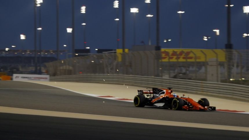 GP de Baréin de F1: Alonso rompe el motor en calificación