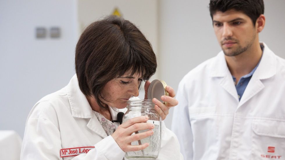 El costurero, el sommelier, el probador de asientos… profesiones curiosas del motor