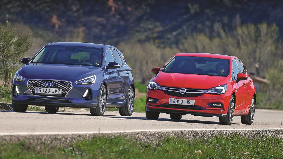 Hyundai i30 1.4 T-GDI vs Opel Astra 1.4 Turbo: duelo anti-Diesel