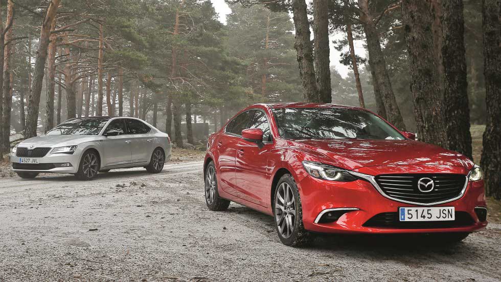 Mazda 6 2.5 vs Skoda Superb 1.8 TSI: los comparamos y medimos