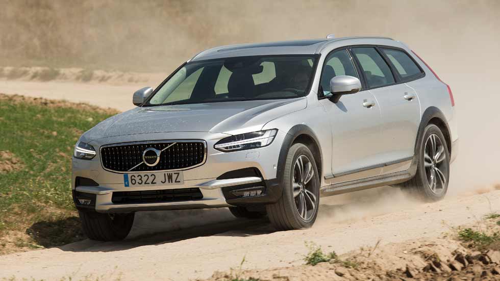 Volvo V90 Cross Country D4 AWD: consumo real y primeras impresiones
