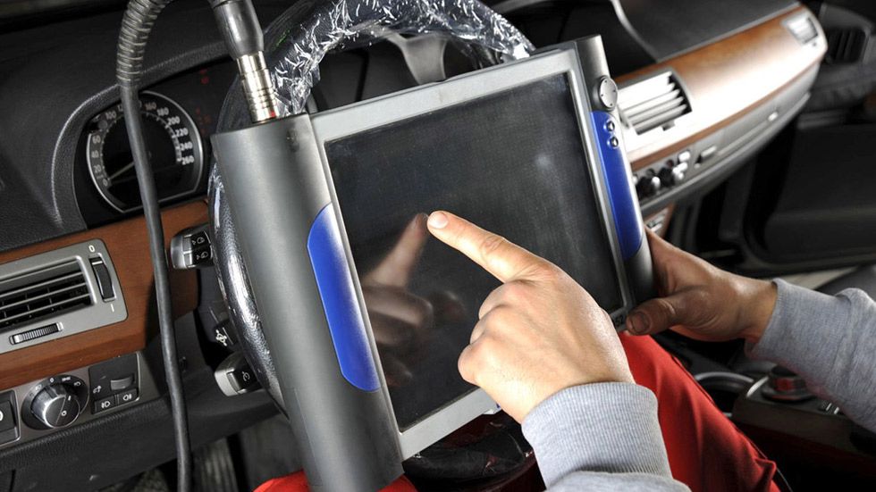 España, líder en piratería de equipos de diagnosis para coches: estos son los riesgos