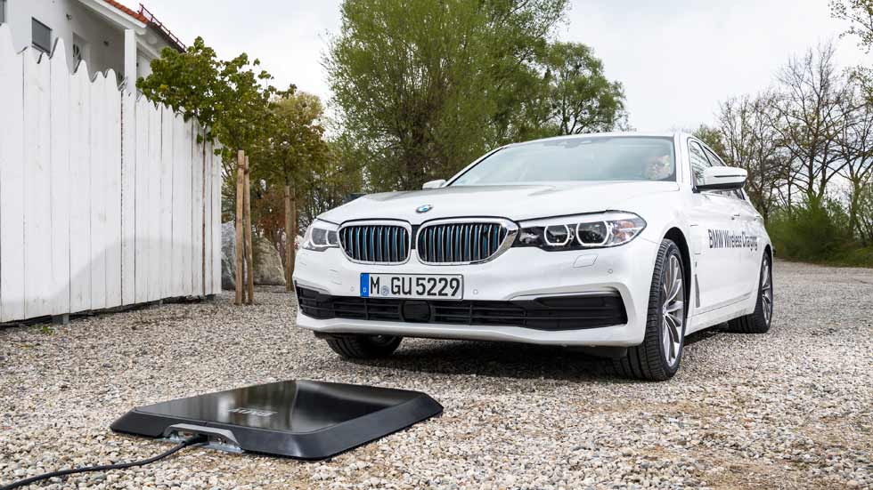 BMW estrenará la carga inalámbrica de coches eléctricos en 2018
