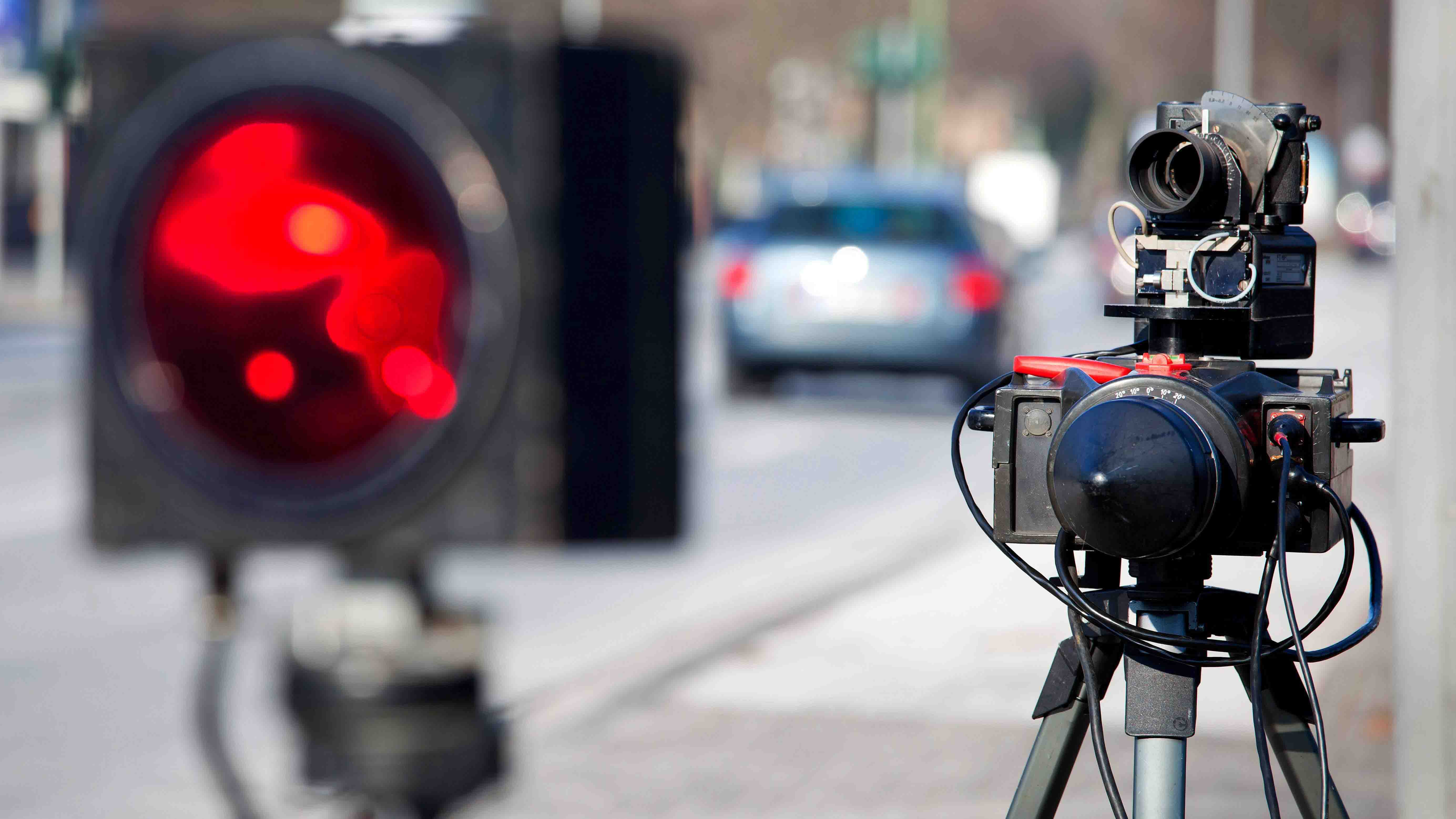 Casi 25.000 conductores multados en la última campaña de la DGT