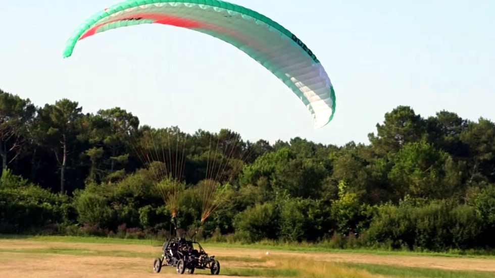 ¿El primer coche volador? Bueno, al menos ya sobrevuela... (vídeo)