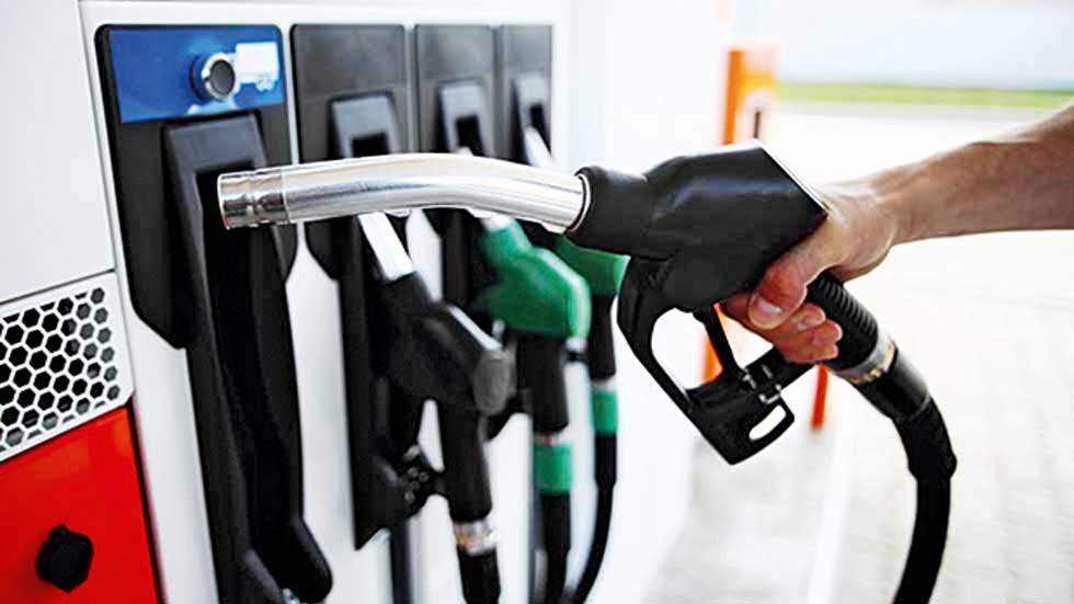 Se multiplican las gasolineras low cost: ¿es malo repostar carburante barato?