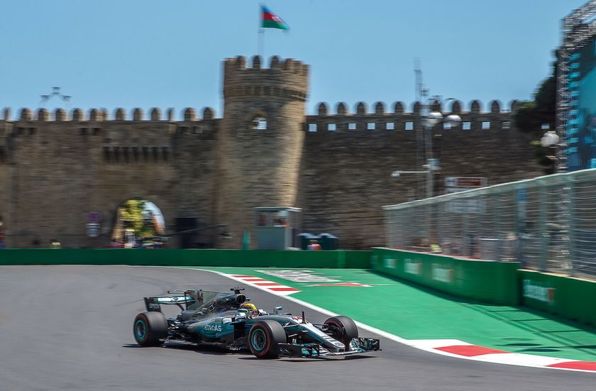 GP de Azerbaiyán de F1: impresionante pole de Lewis Hamilton