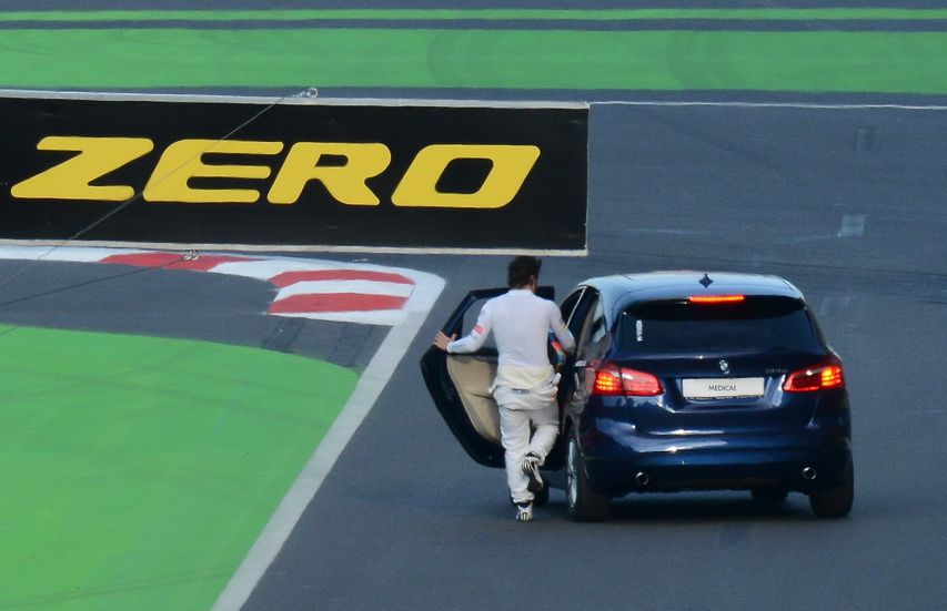 GP de Azerbaiyán de F1: Alonso rompe el cambio y evade las preguntas