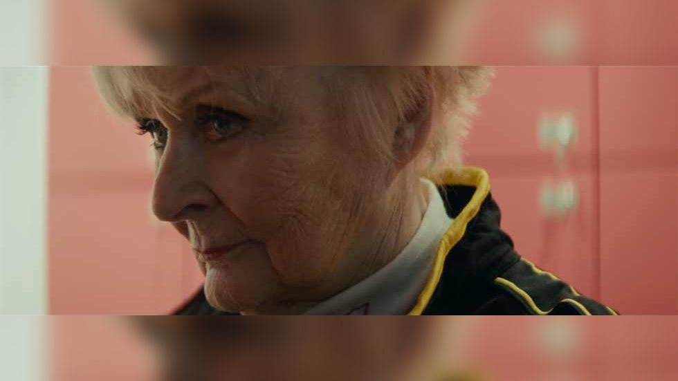 Una mujer de 79 años pilota un Fórmula 1