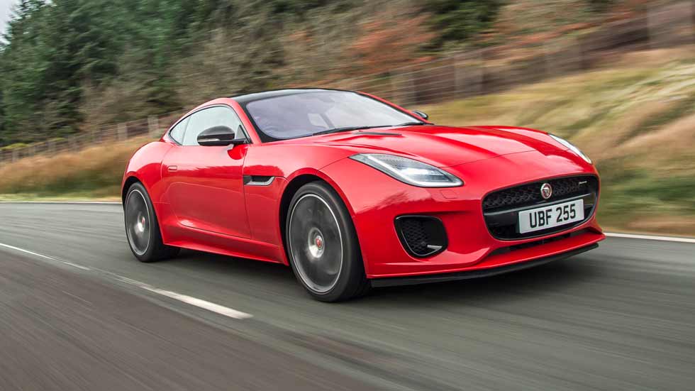 ¿Crear arte con el escape de un deportivo? Jaguar ya lo hace (vídeo)