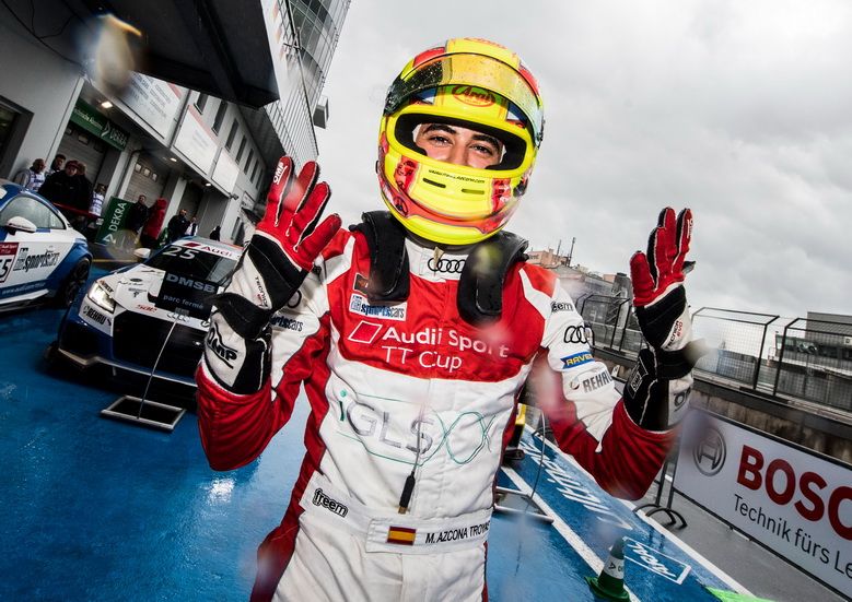 Mikel Azcona, líder de la Audi TT Cup