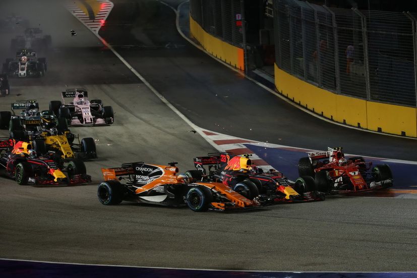 GP de Singapur: Alonso abandona empujado por Verstappen