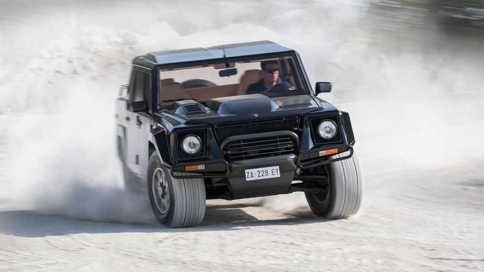 Lamborghini restaura un LM002, el antecesor del nuevo SUV Urus (vídeo y fotos)