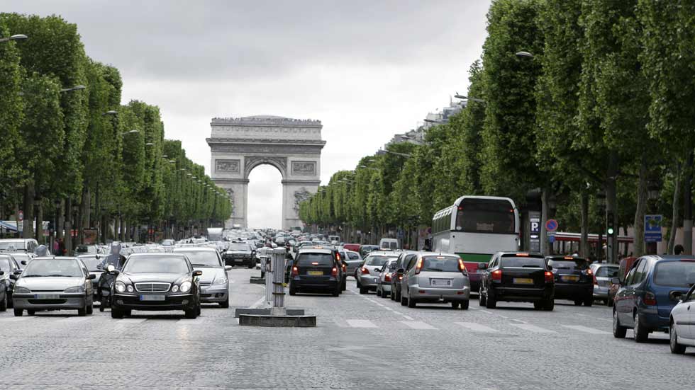 París prohibirá los coches Diesel para 2024 y los gasolina en 2030