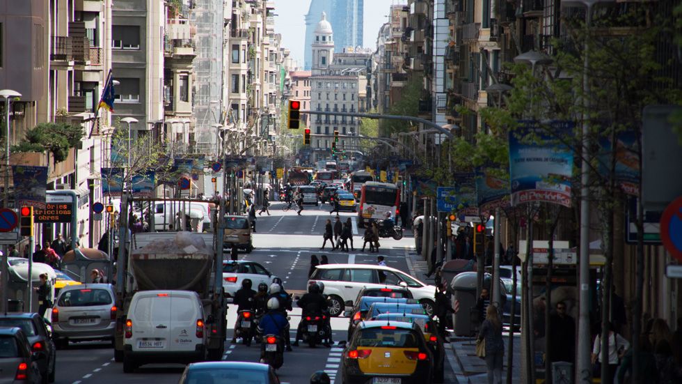 Madrid y Barcelona se preparan ya para más restricciones de tráfico