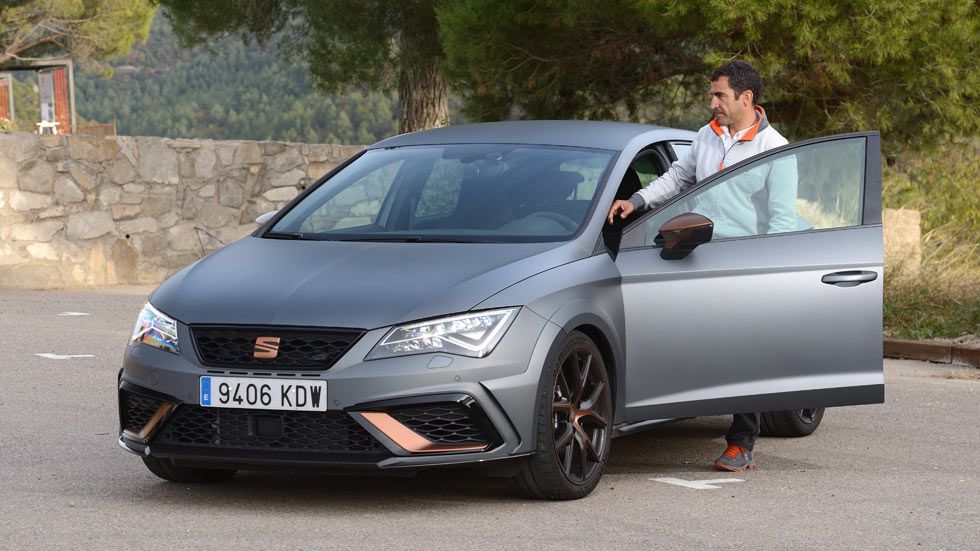 ¿Cómo es conducir un nuevo Seat León Cupra R? Jordi Gené nos lo cuenta (vídeo)