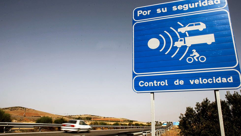 ¿Os cuadra esta ecuación? Más multas por radares, más fallecidos en carretera...