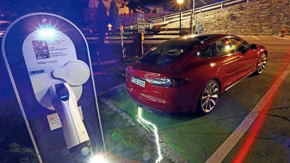 ¿Te ha tocado la lotería? ¿Quieres un Tesla? Mira antes dónde cargarlo…
