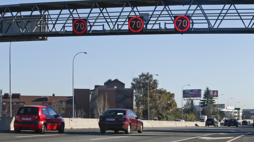 Primer radar que controla cuánto contamina tu coche… y multa