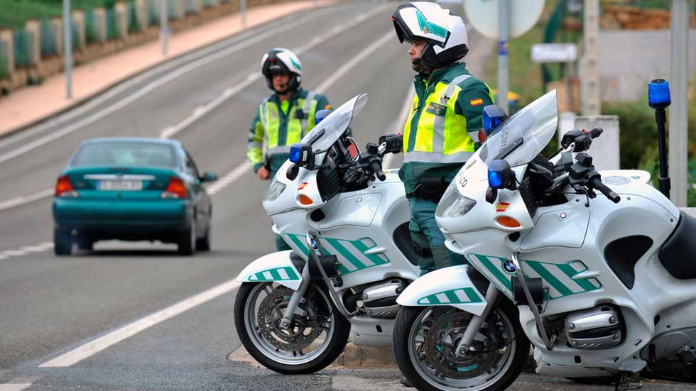 La lucha contra el auge de las carreras ilegales de coches: más radares, multas, cárcel…