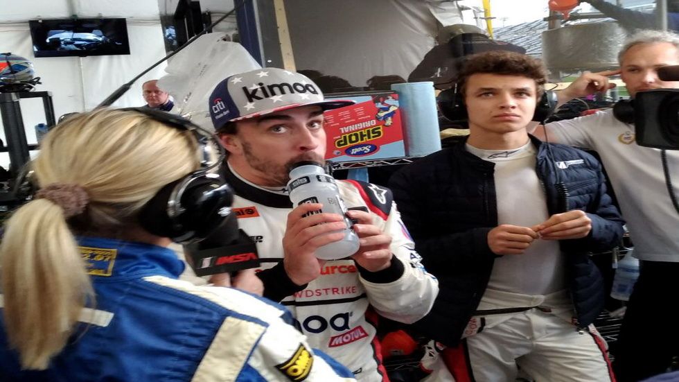 24 Horas de Daytona: Alonso cede el Ligier a Hanson en el tercer pit stop cuando rodaba líder