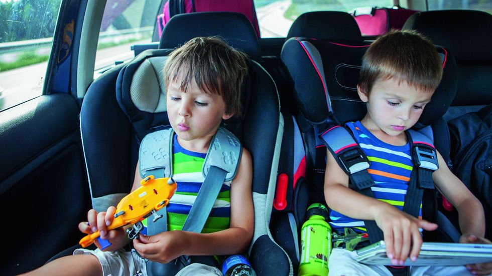 Y tú, ¿pones en peligro a tus hijos en coche? Claves de cómo actuar