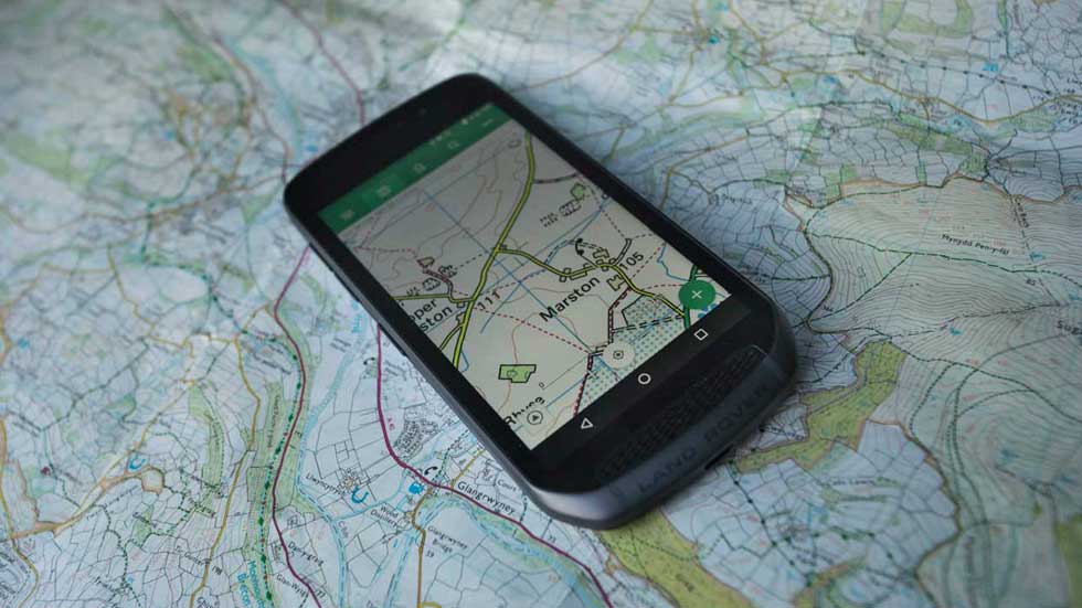 El sorprendente teléfono móvil de Land Rover: tan resistente como sus 4x4