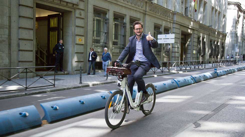 La sorprendente multa de la DGT que cabrea a miles de ciclistas