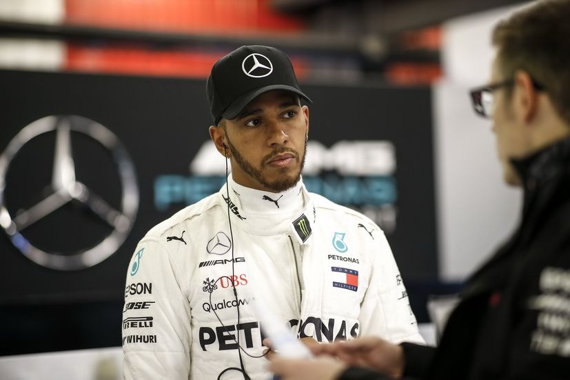 Hamilton tendrá que renovar con Mercedes en breve