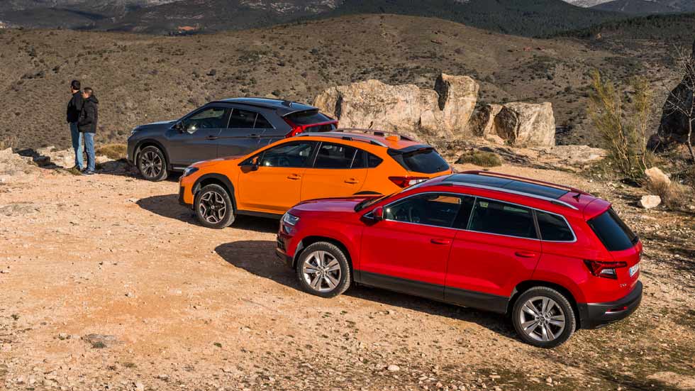 Mitsubishi Eclipse Cross, Skoda Karoq y Subaru XV: ¿qué SUV de gasolina es mejor?