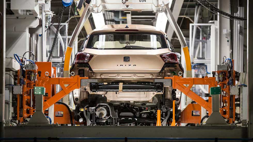 Así ha cambiado la fabricación de un coche en 25 años