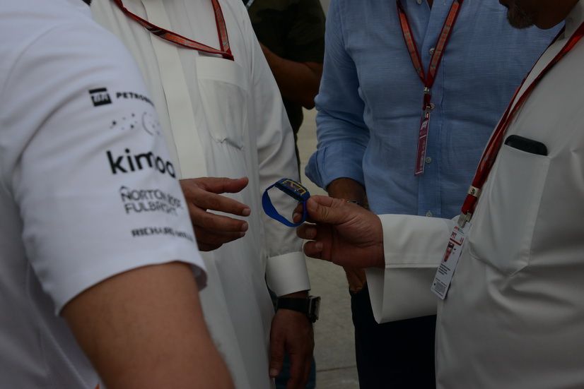 GP de Baréin de F1: McLaren estrena aerodinámica y Alonso reloj de Richard Mille