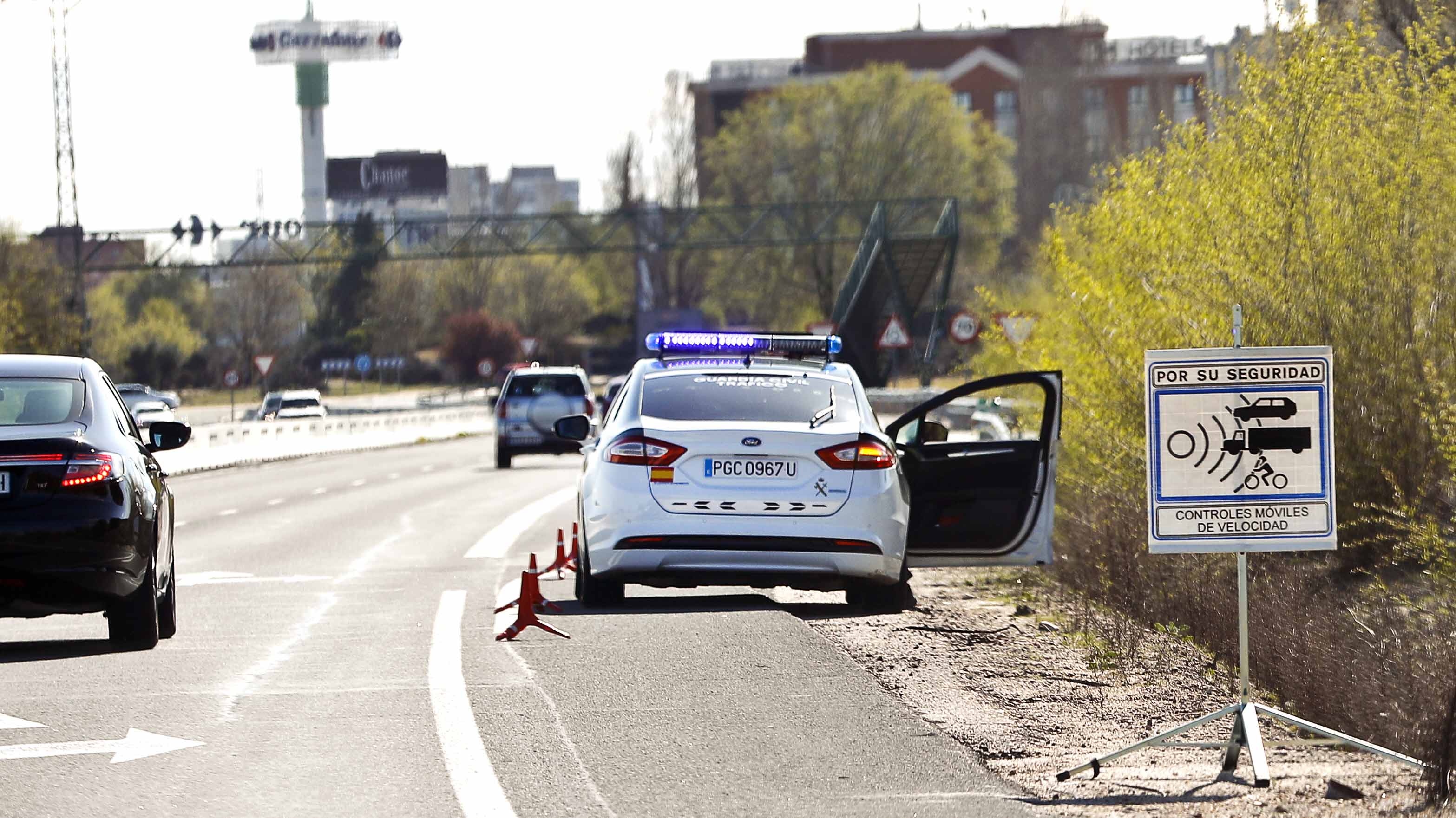 ¿Por qué aumenta la eficacia de los radares? Menos coches controlados... y más multados