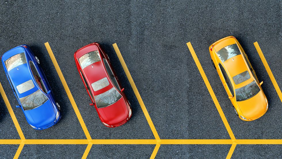 5 multas de hasta 3.000 € que pueden ponerte con tu coche aparcado