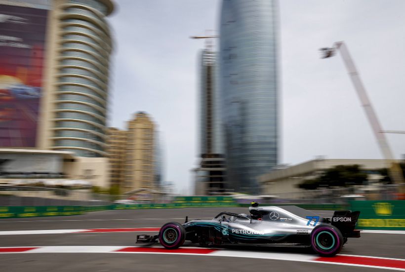 GP de Azerbaiyán de F1 (FP1): Bottas el más rápido, problemas para Sainz