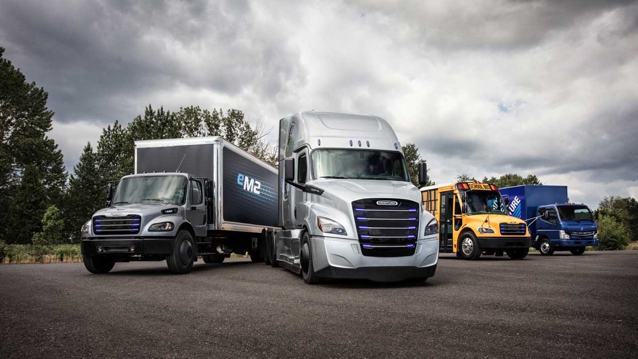 Daimler también se lanza a por el camión eléctrico: Tesla no está sola