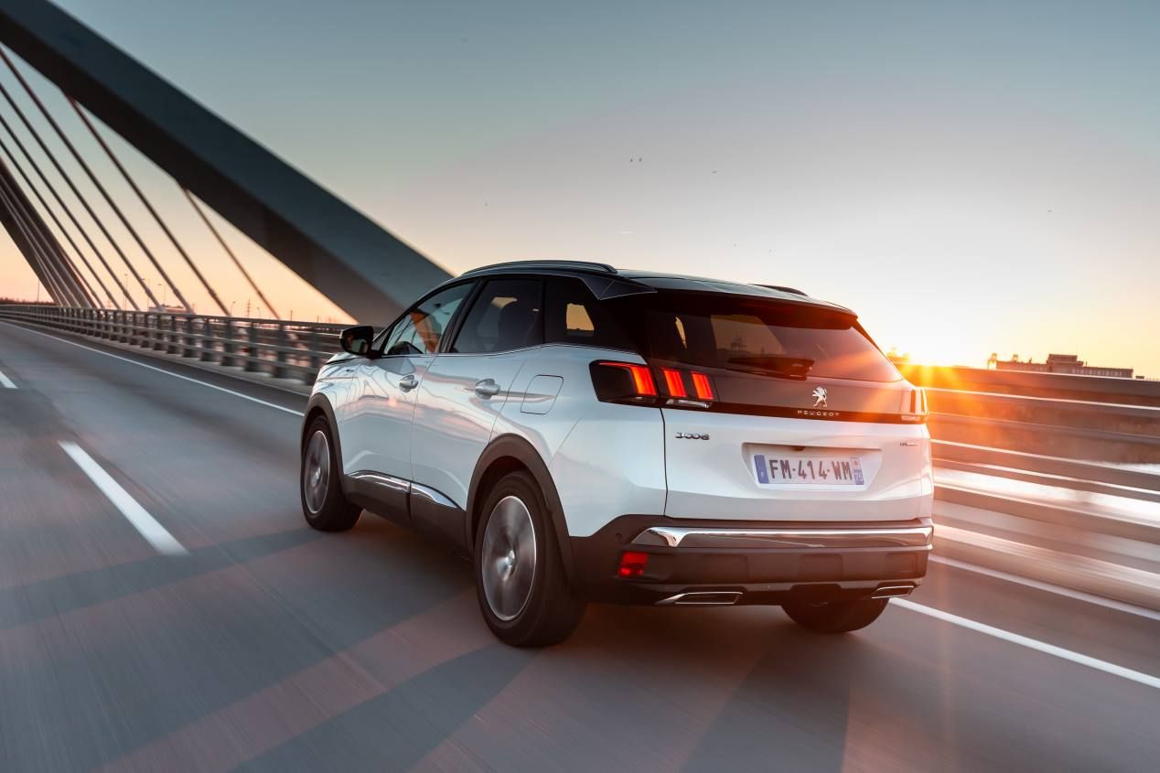 Los Peugeot 3008 Hybrid/Hybrid 4, ya a la venta en España