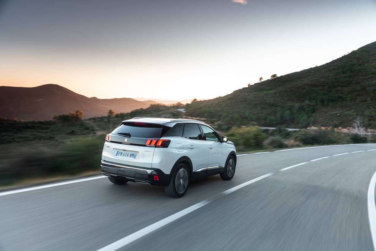Los Peugeot 3008 Hybrid/Hybrid 4, ya a la venta en España