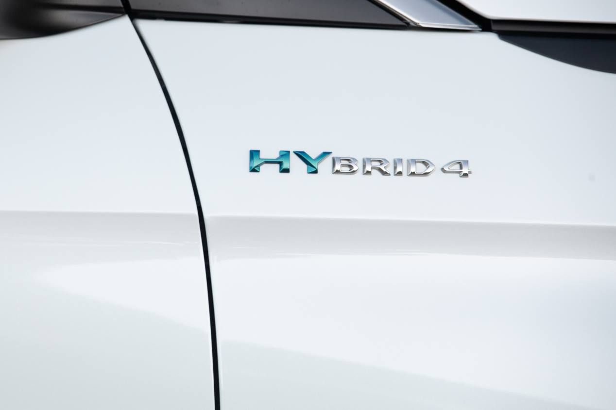 Los Peugeot 3008 Hybrid/Hybrid 4, ya a la venta en España