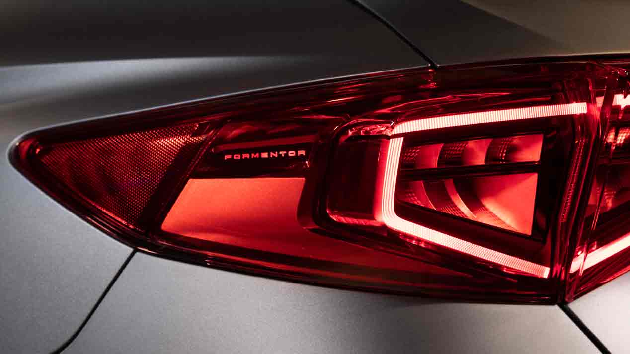 Cupra Formentor: Así es la versión definitiva del SUV coupé de Cupra, con versiones de gasolina e híbrida enchufable