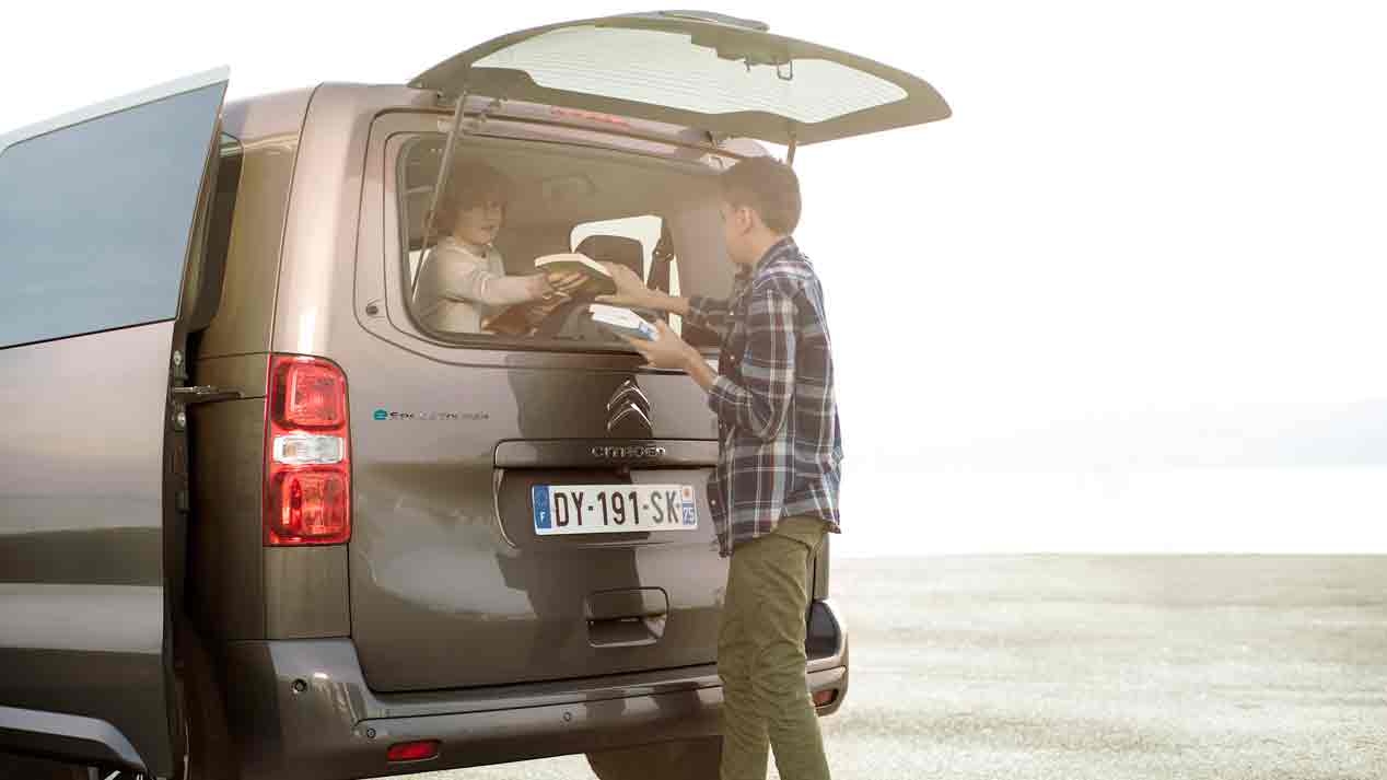 Citroën e-SpaceTourer, cero emisiones y hasta 330 km. Así es el monovolumen eléctrico de Citroën