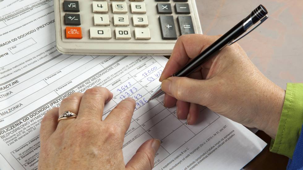 Todas las nuevas ayudas a la compra de coches, por sus etiquetas y destinatarios: de 300 a 4.000 euros