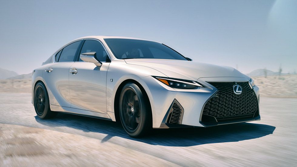 Lexus IS 2021: la berlina híbrida japonesa se actualiza