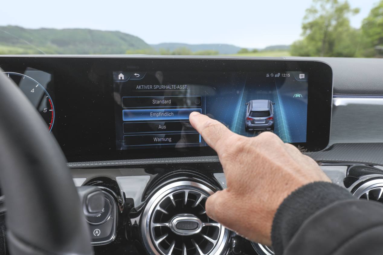 Comparativa: Audi A3 35 TDI vs BMW 118d y Mercedes A 200d