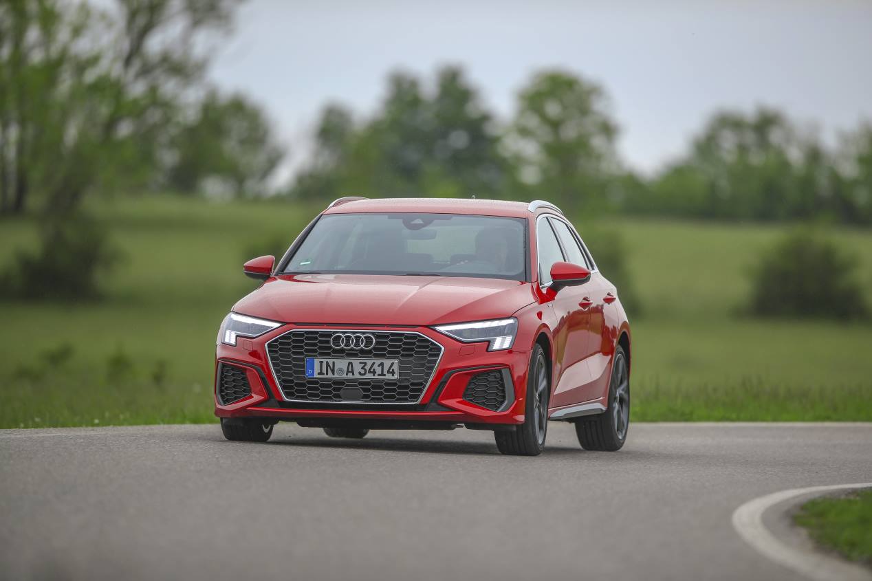 Comparativa: Audi A3 35 TDI vs BMW 118d y Mercedes A 200d
