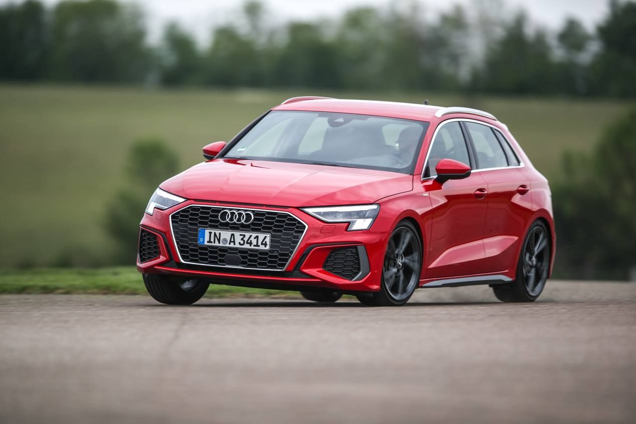 Comparativa: Audi A3 35 TDI vs BMW 118d y Mercedes A 200d
