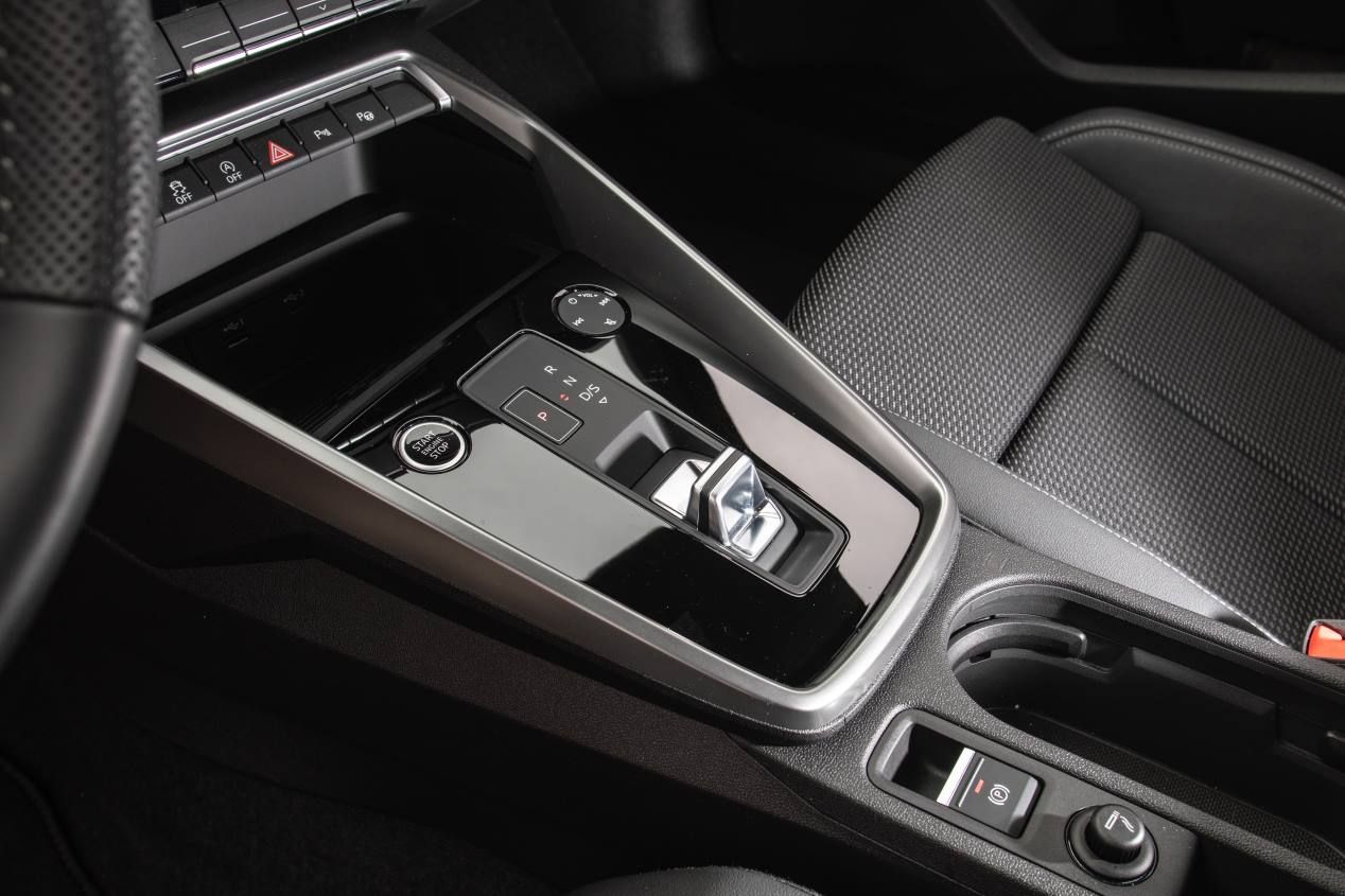 Comparativa: Audi A3 35 TDI vs BMW 118d y Mercedes A 200d